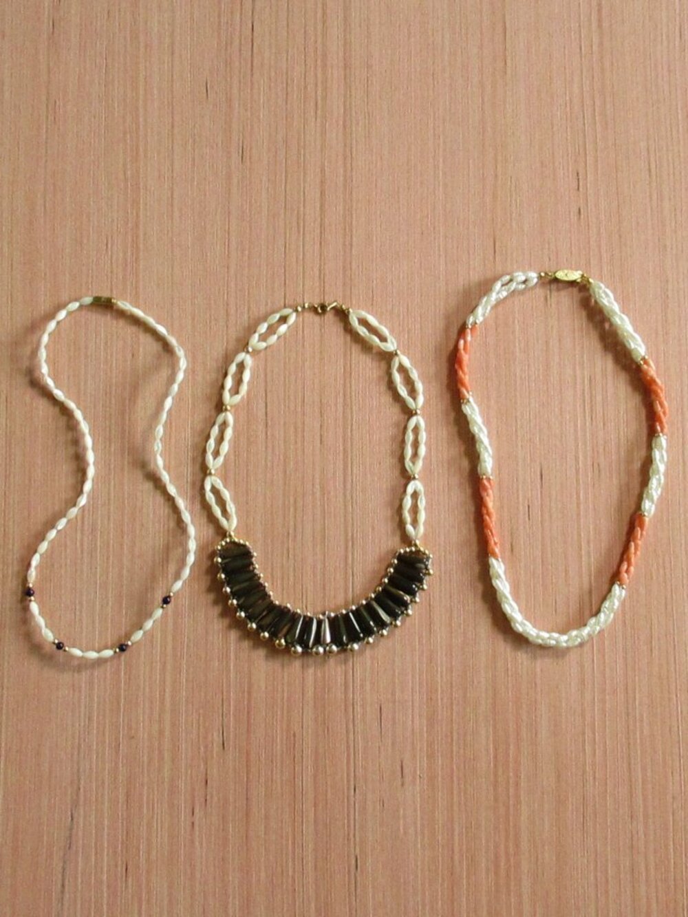 Bundle of 3 Necklaces – Mother of Pearl/Lapis, Agate Pendant, Coral Stone